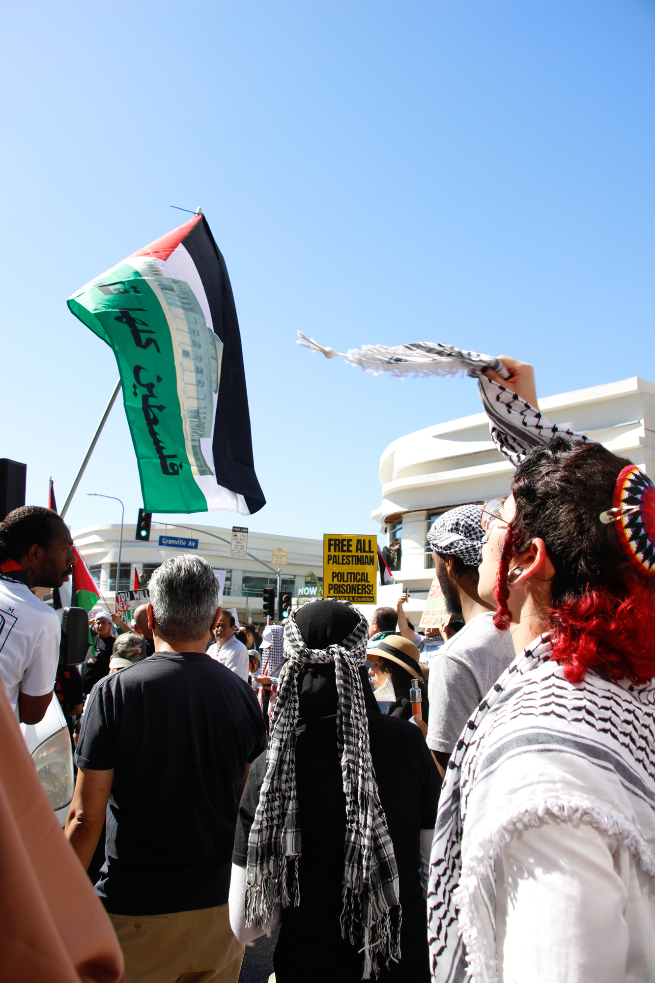 Demonstrators at a “Rally for Return: All out for Gaza” rally outside the Consulate General of Israel in Los Angeles on Oct. 14, 2023. Photo by Raquel G. Frohlich.